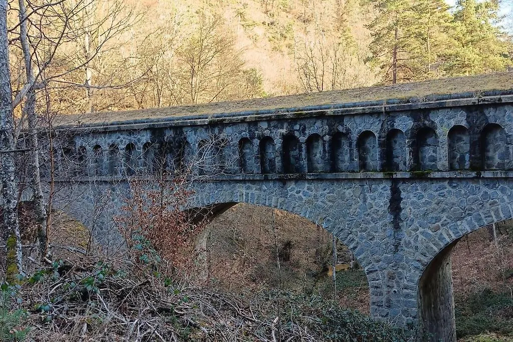 Le Petit Paradis Aux Volets Bleus Villa Grazac  Grazac (Auvergne)