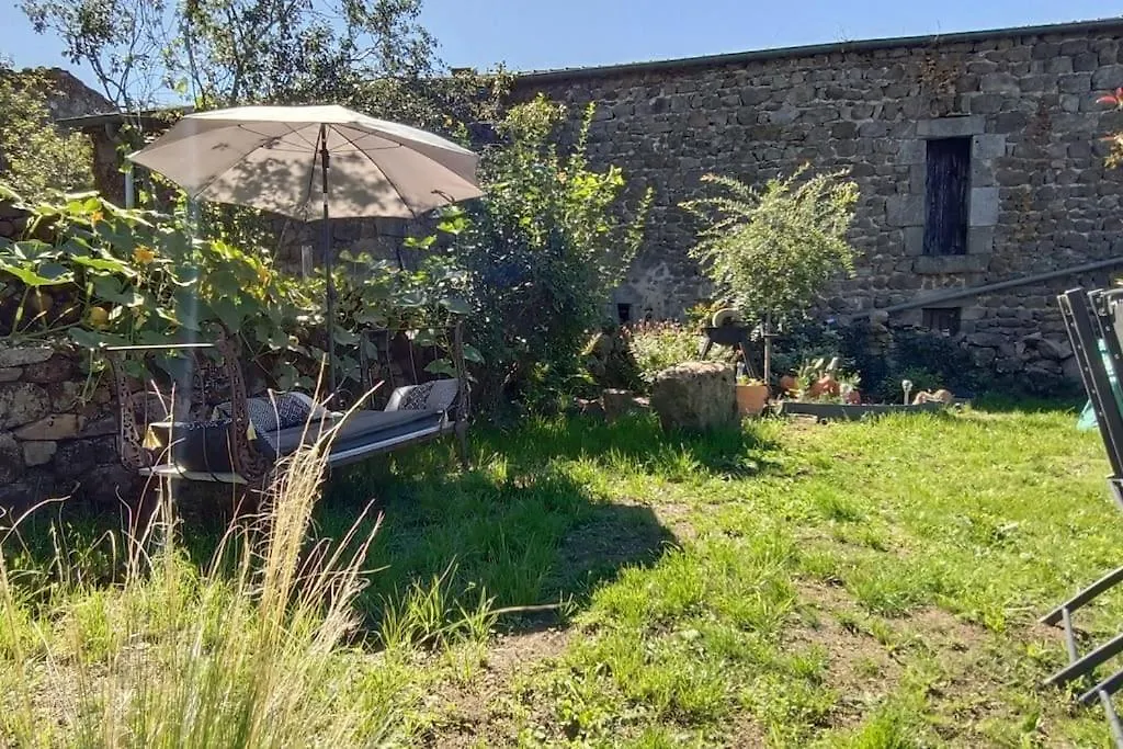 Holiday home Le Petit Paradis Aux Volets Bleus Villa Grazac
